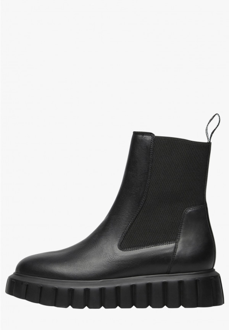 Woman Voile Blanche | Grenelle Chelsea - Leather Boots - Black - Shoes - Woman