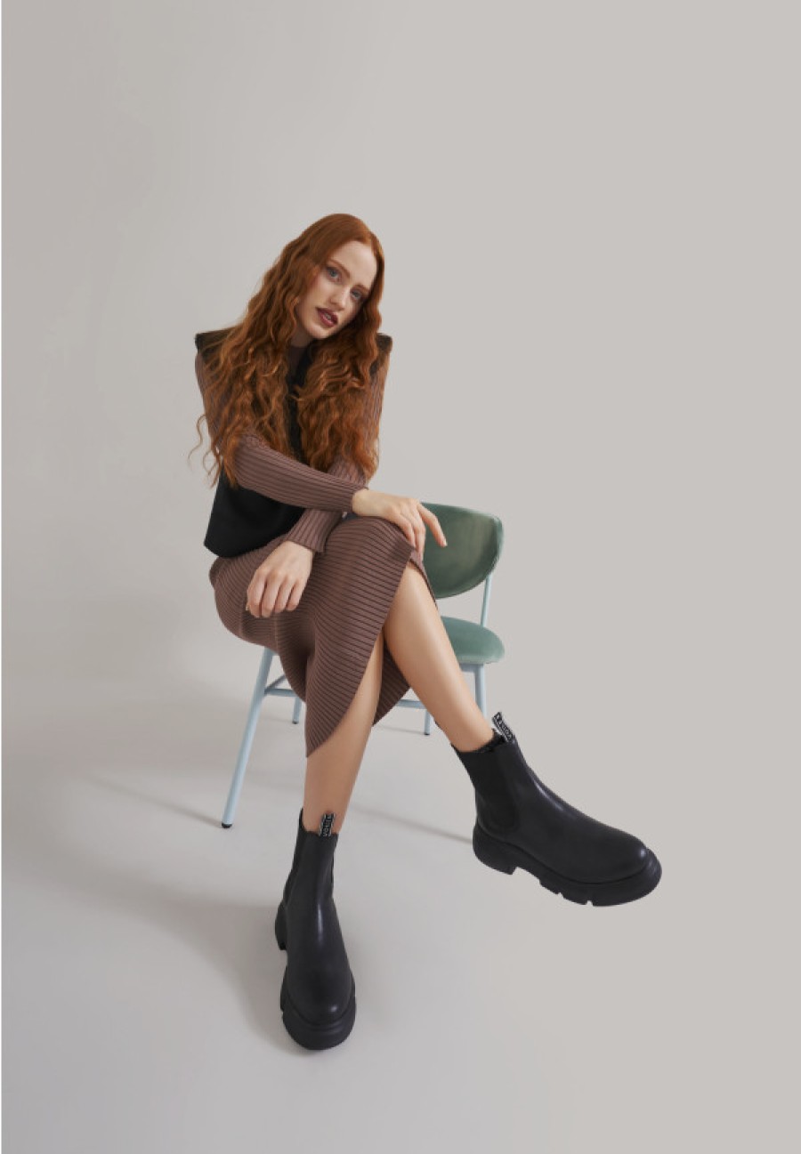 Woman Voile Blanche | Tanky Beat - Leather Boots - Black - Shoes - Woman